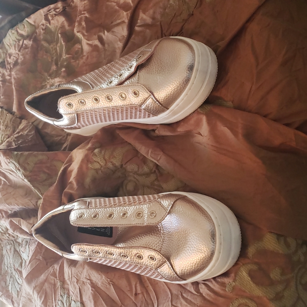 Steve Madden Rose Gold Shoes